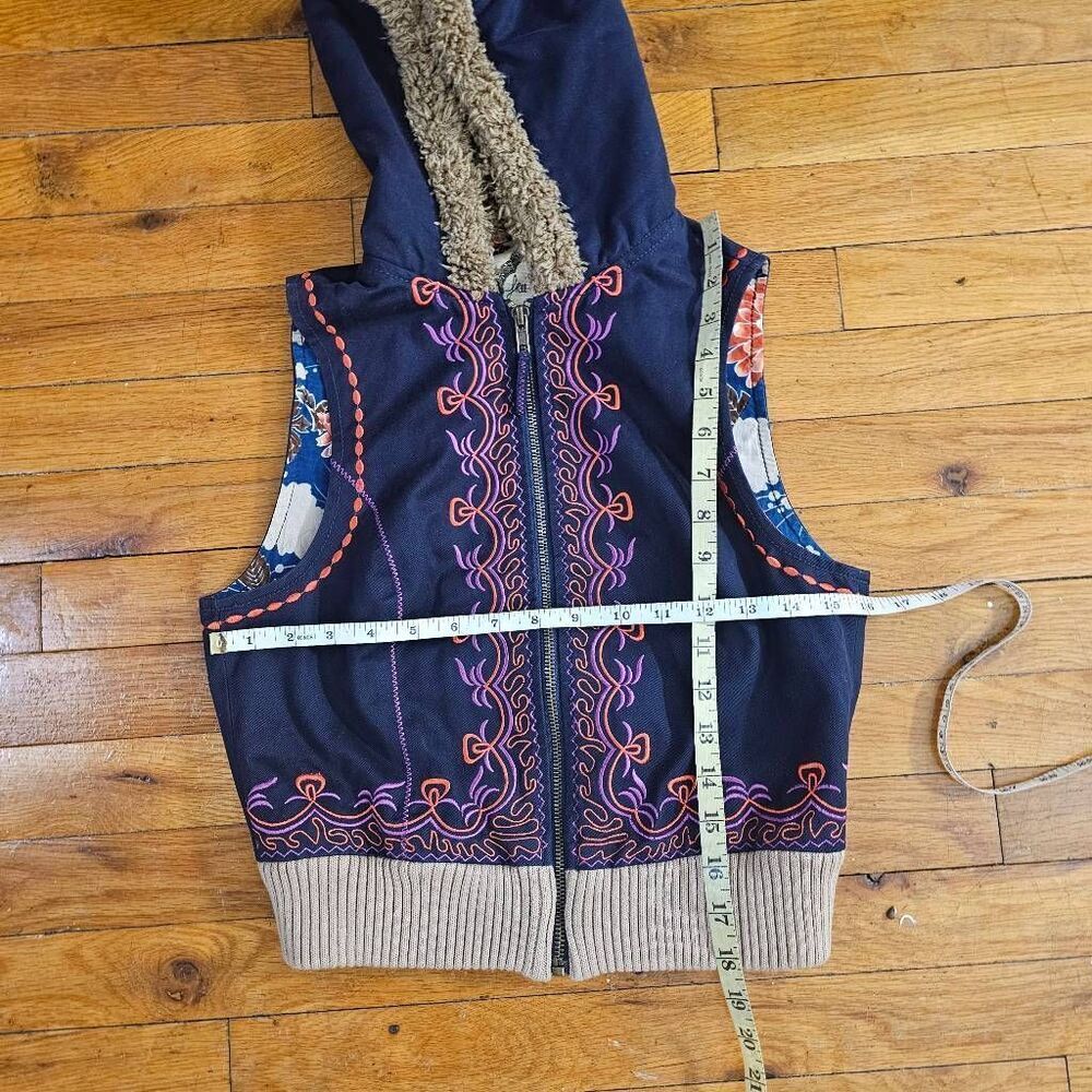 Free People Boho Embroidered Vest Blue Fleece Sherpa Hood Size XS - Picture 3 of 6